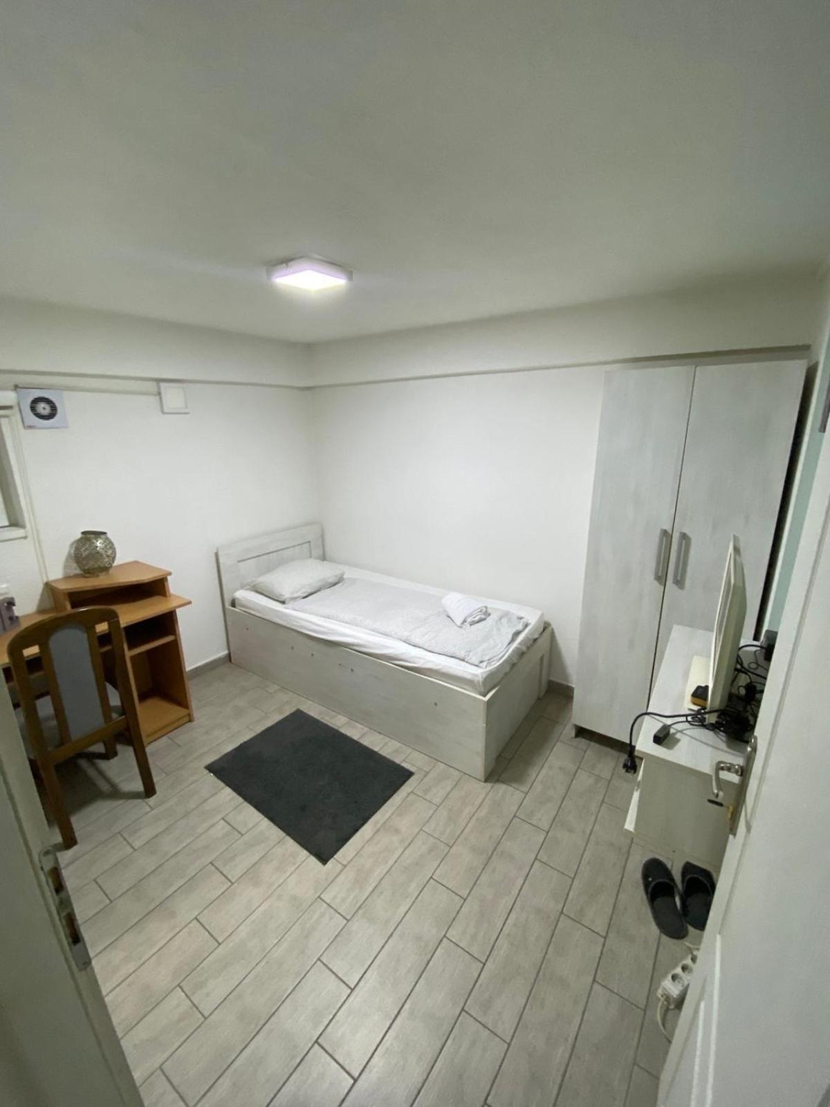 Hostel Тузла Экстерьер фото
